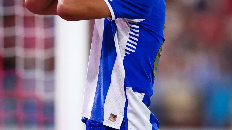 BARCELOS, PORTUGAL - AUGUST 18: Rodrigo Mora of FC Porto looks dejected during the Primeira Liga match between Gil Vicente FC and FC Porto at Estadio Cidade de Barcelos on August 18, 2025 in Barcelos, Portugal. (Photo by Diogo Cardoso/Getty Images)