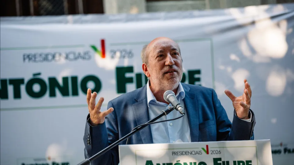 António Filipe pede mais meios para proteger vítimas de violência doméstica