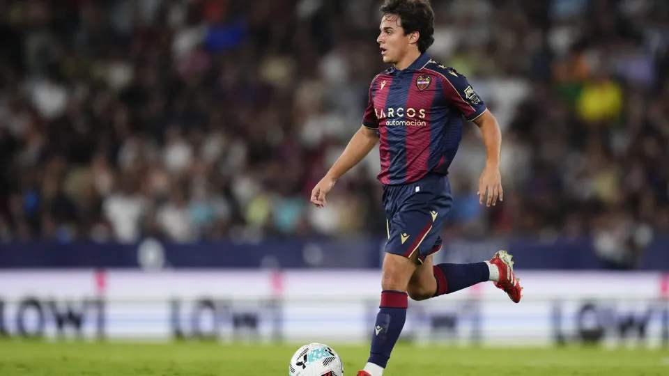 Carlos Alvarez right winger of Levante and Spain during the LaLiga EA Sports match between Levante UD and FC Barcelona at Ciutat de Valencia on August 23, 2025 in Valencia, Spain. (Photo by Jose Breton/Pics Action/NurPhoto via Getty Images)
