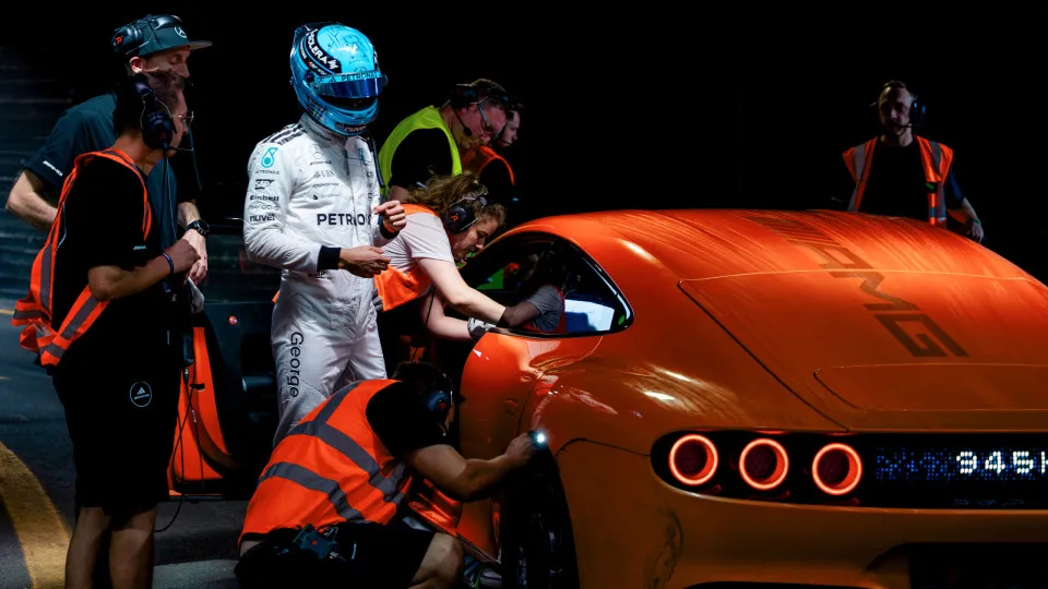 Russell ajudou protótipo elétrico Mercedes a bater recordes