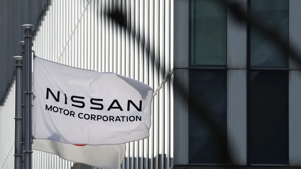 Mercedes vendeu participação na Nissan por 278 milhões de euros