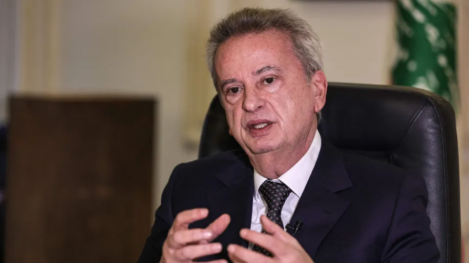 Líbano impõe sanção de 17 milhões de euros a ex-líder do Banco Central