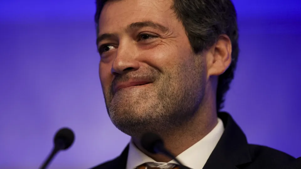 Presidenciais? "O almirante Gouveia e Melo tornou-se no candidato do PS"