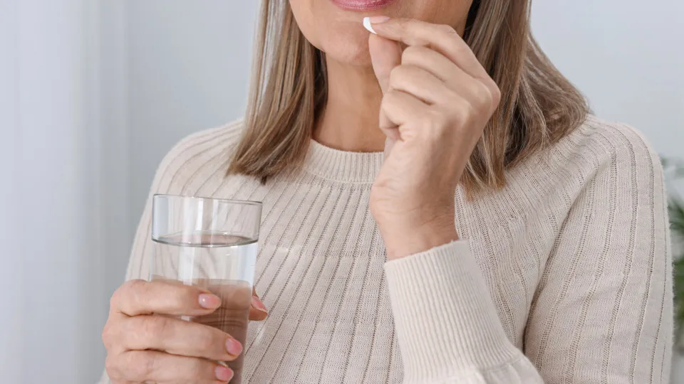 O suplemento que mulheres com mais de 50 devem evitar, segundo dietista