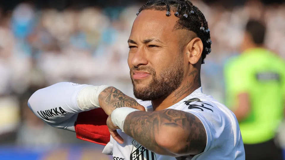 Recado para Ancelotti ou para o Santos? Publicação de Neymar dá que falar