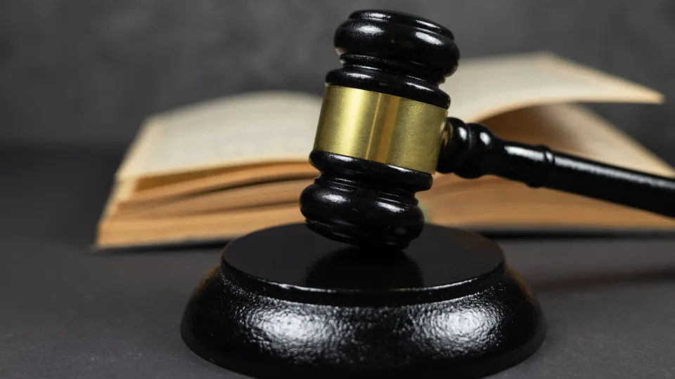 Nem dinheiro, nem peças: Clientes de leiloeira sentem-se enganados