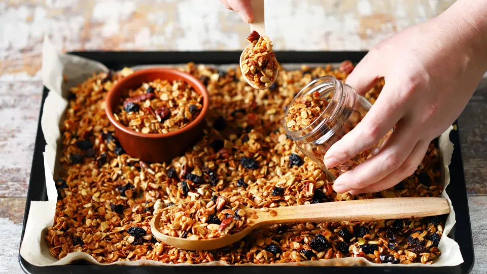 Sempre quis aprender a fazer granola caseira? Eis a sua oportunidade