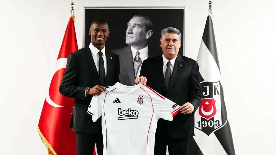 Oficial: Tiago Djaló contratado pelo Besiktas à Juventus