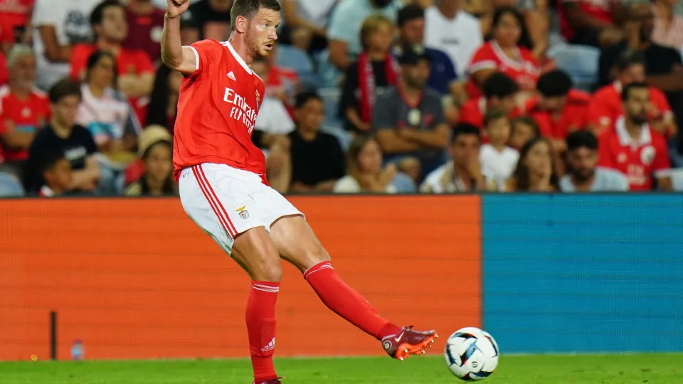 Jan Vertonghen reage ao Benfica-Fenerbahçe: "Quem é este árbitro"