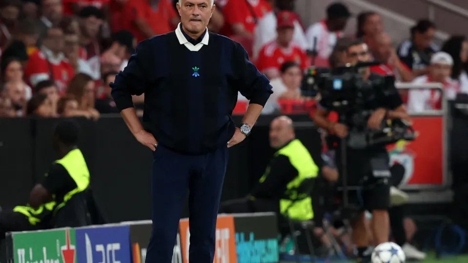 Mourinho dá os parabéns ao Benfica: "A melhor equipa ganhou, passou"