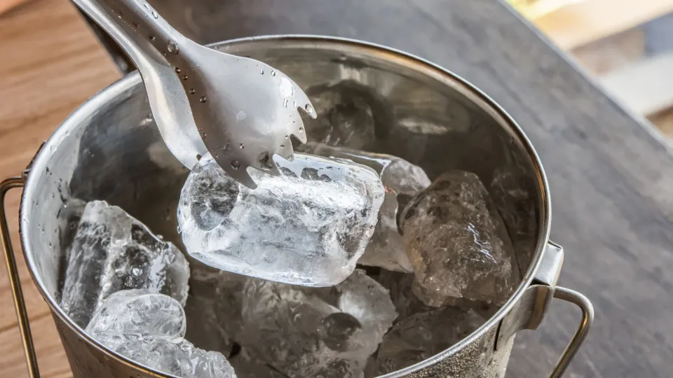 Anda com desejos de comer gelo? Pode estar com deficiência de ferro