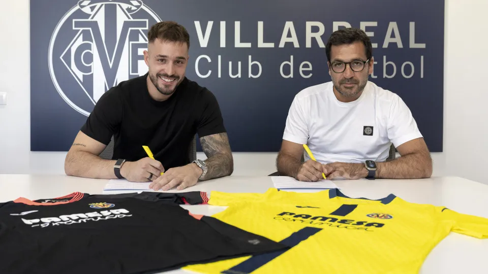 Oficial: Espanhol Arnau Tenas deixa PSG para representar Villarreal