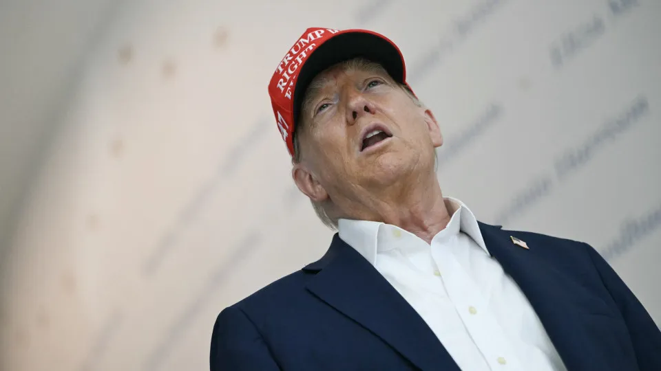 Trump corta ajuda à Colômbia, que acusa de não combater narcotráfico