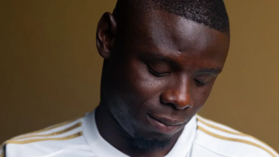 Oficial: Abdu Conté regressa a Portugal para reforçar Casa Pia