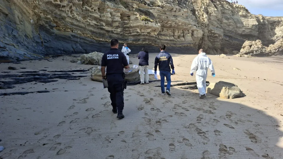 Homem encontrado morto em praia de Peniche