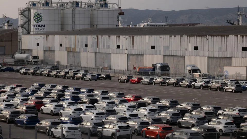 Setor automóvel alemão pressiona EUA a cortar nas tarifas
