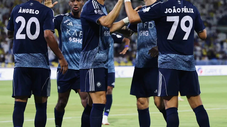 Cristiano Ronaldo 'mata' e Félix 'esfola' na estreia do Al Nassr na liga