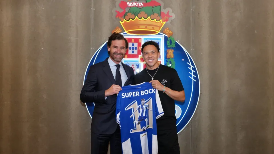 Oficial: FC Porto anuncia renovação de contrato de Pepê