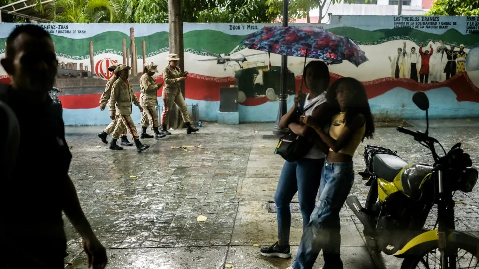 Tribunal dos EUA trava fim de proteções de 600 mil venezuelanos