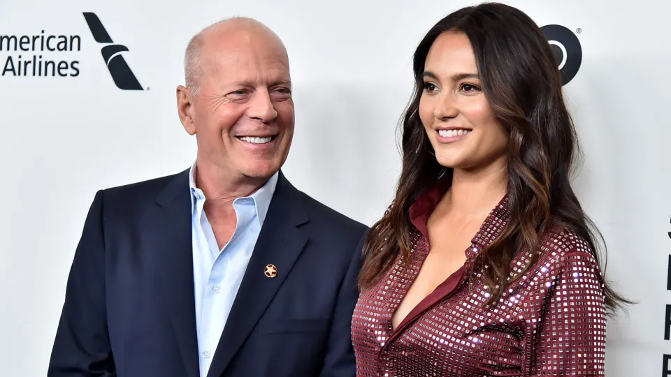 Bruce Willis já não vive com a família. Mulher de ator lamenta críticas