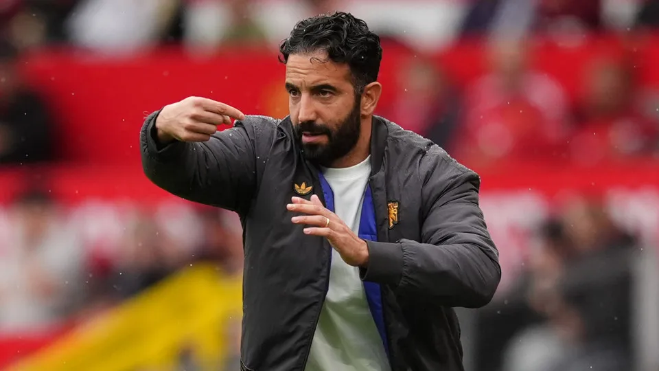 Ruben Amorim fala das eleições do Benfica e do penálti de Bruno Fernandes