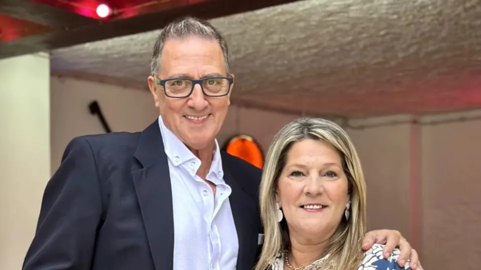 Nova namorada revela por que se apaixonou por Domingos de 'Casados'