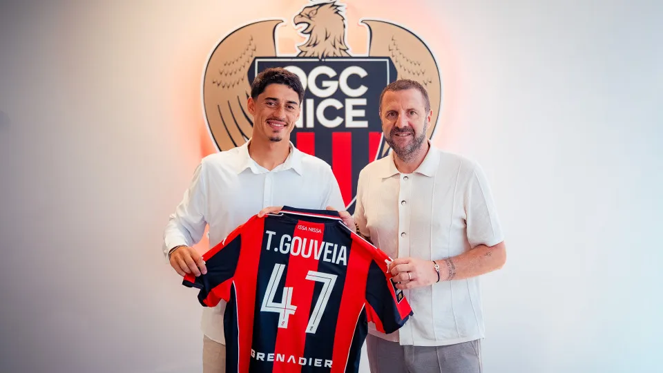 Oficial: Benfica empresta 'menino' do Seixal ao Nice até ao fim da época