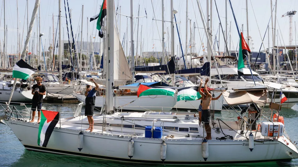 Flotilha pede apoio da comunidade internacional para travar ataques