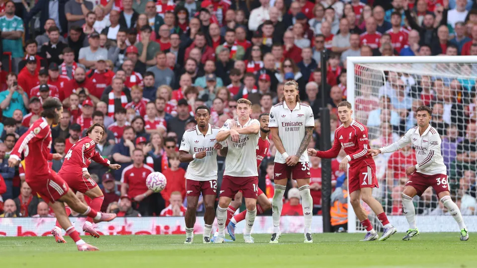 Liverpool termina com série invicta do Arsenal nos jogos grandes