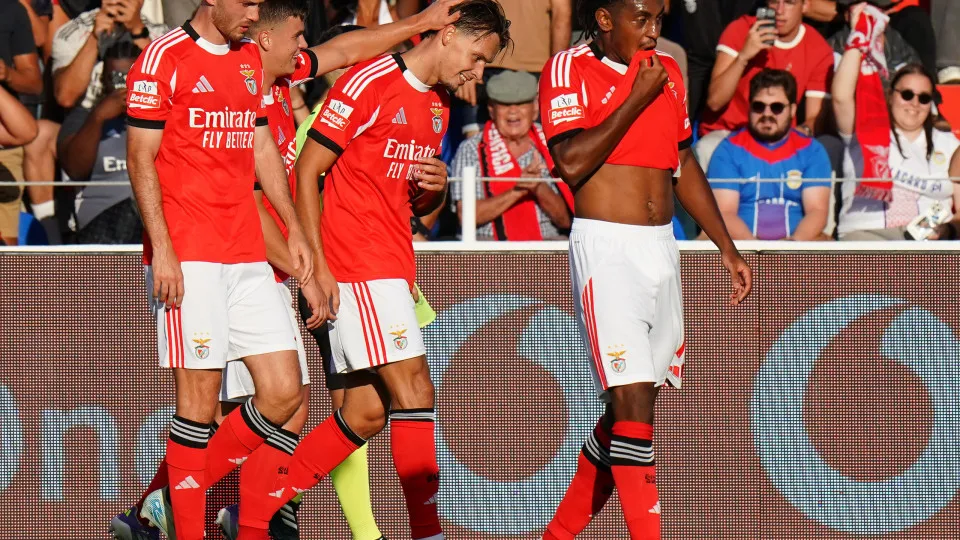 Aursnes agastado com a exibição do Benfica: "Podemos fazer melhor"