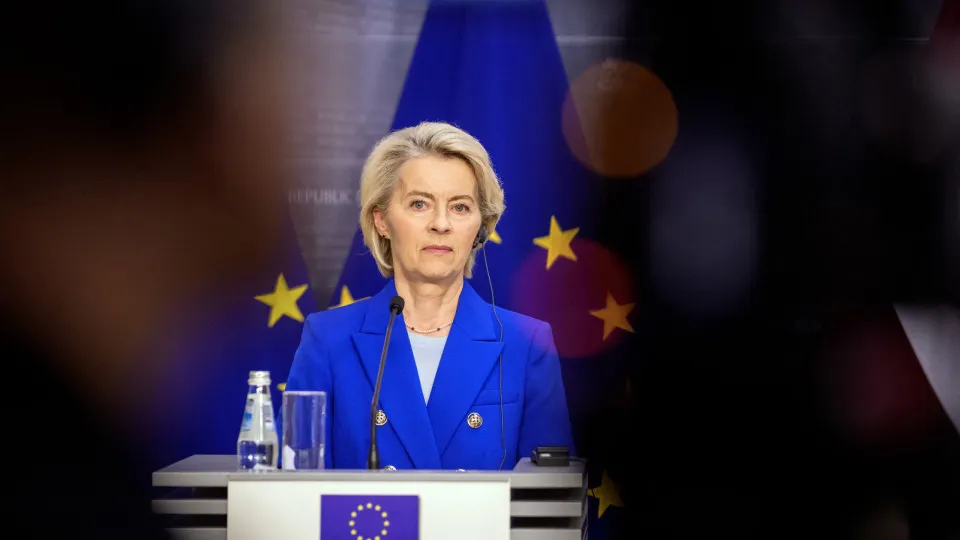 Bulgária investiga possível sabotagem russa ao voo de Von der Leyen