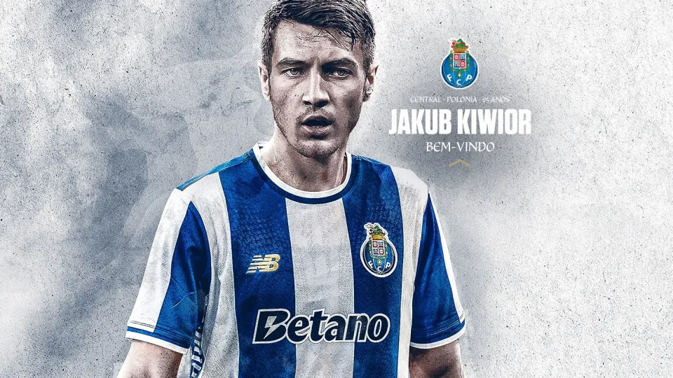 Oficial: Jakub Piotr Kiwior é reforço para o eixo defensivo do FC Porto