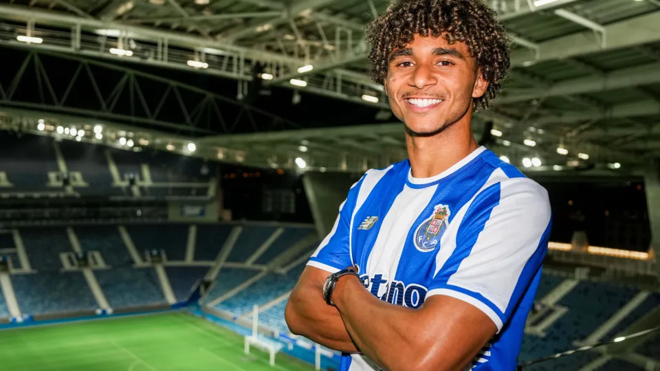 Oficial: Pedro Lima reforça FC Porto por empréstimo do Wolverhampton