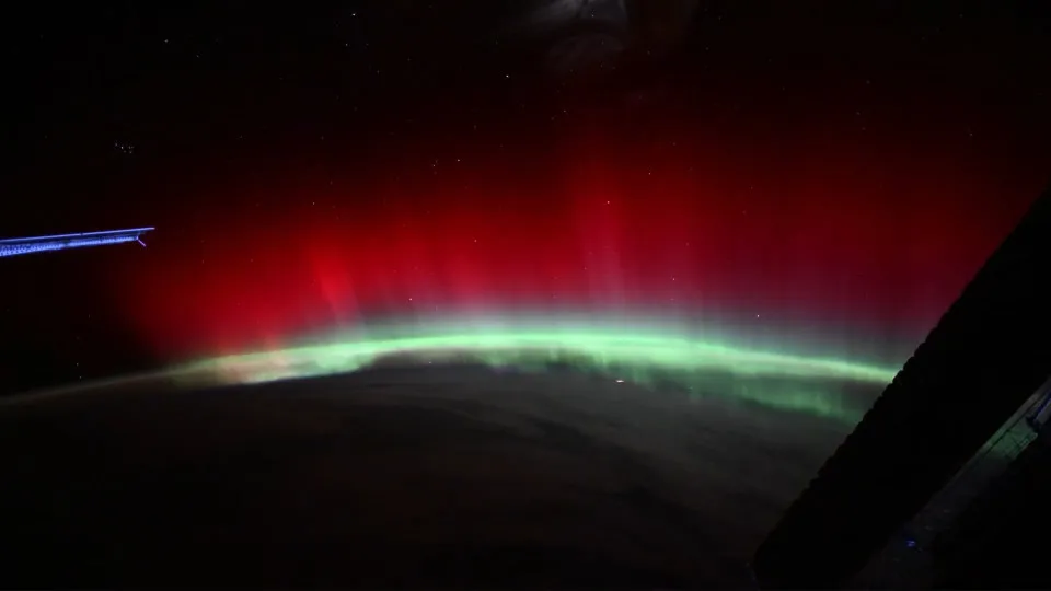 Astronauta da NASA partilha vídeo de uma (rara) aurora vermelha