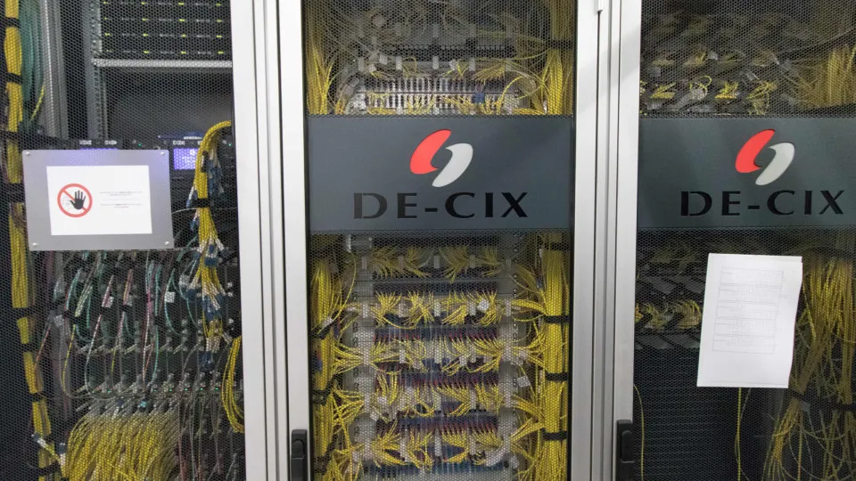 DE-CIX lança 1.º Internet Exchange de IA (e está disponível em Lisboa)