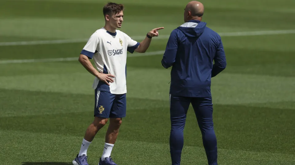 Roberto Martínez com boas notícias no treino de Portugal antes da Arménia