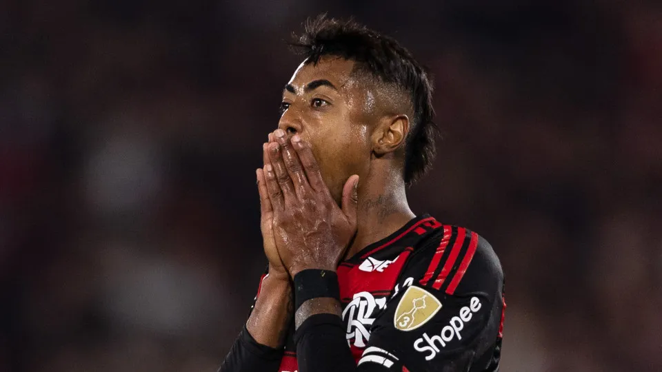 Tribunal desportivo retira suspensão de 12 jogos imposta a Bruno Henrique