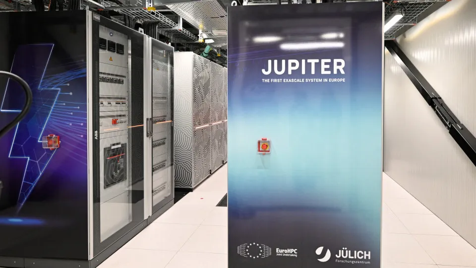 Alemanha inaugura supercomputador e pede atualização da IA na Europa