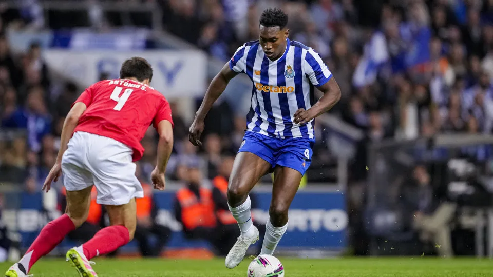 Ex-Benfica avisa: "FC Porto está numa fase de grande vigor"