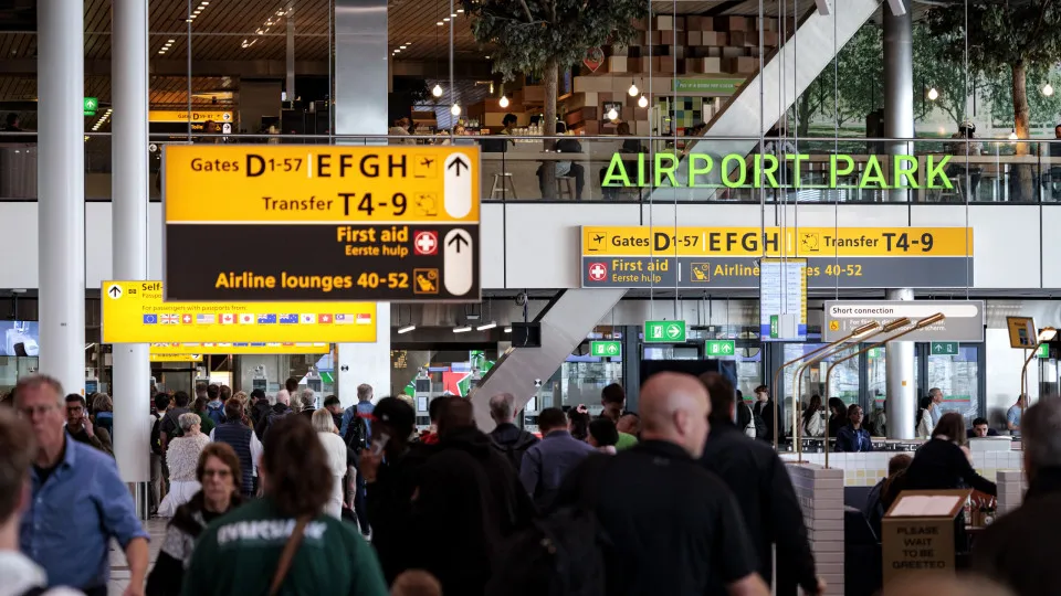Homem fica ferido após impacto de drone num aeroporto no sul de Israel