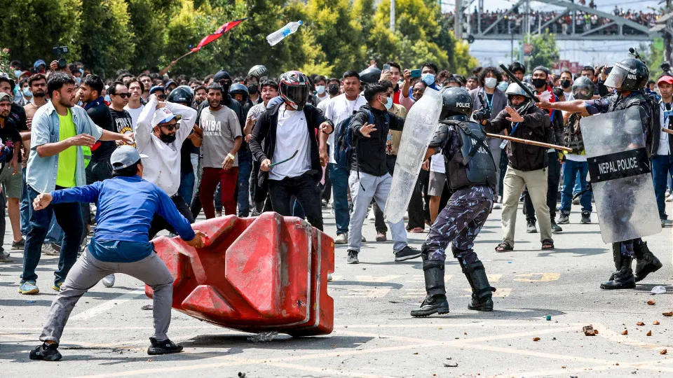 Nepal. Pelo menos 10 mortos em protesto contra bloqueio de redes sociais