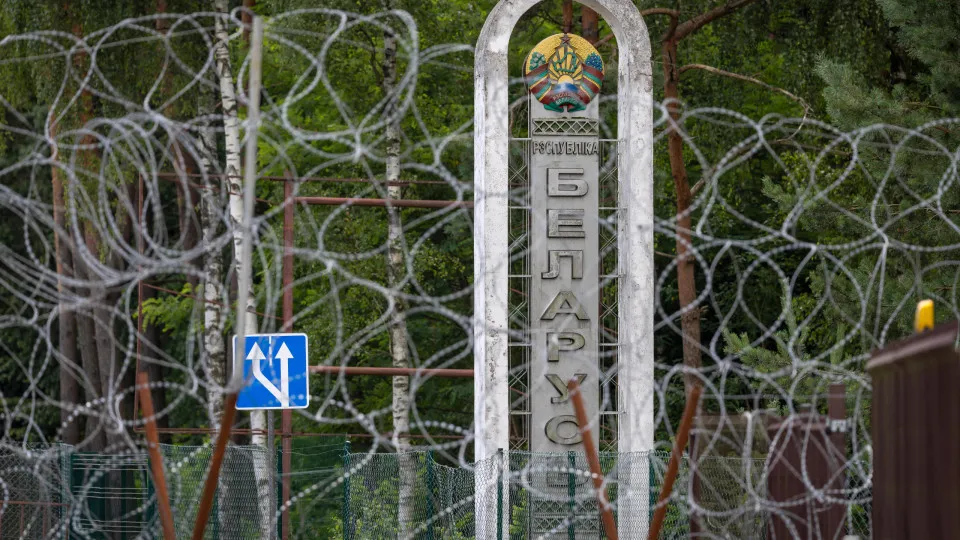 Polónia fecha fronteira com Bielorrússia por "razões de segurança"