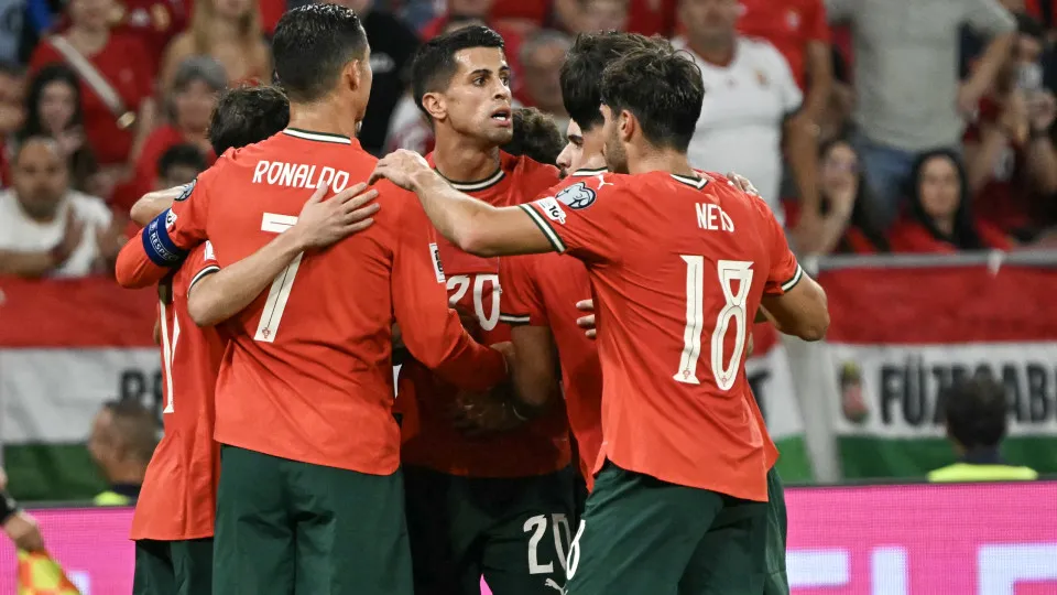 Cancelo desatou 'nó' húngaro e Portugal voltou a sorrir rumo ao Mundial
