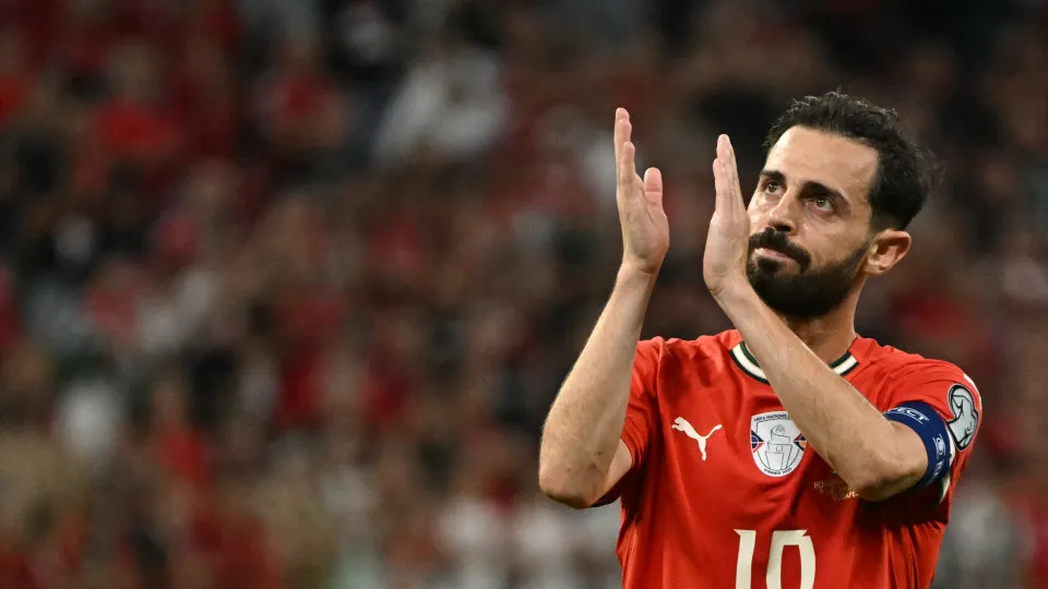 Volte-face complica o regresso de Bernardo Silva ao Benfica
