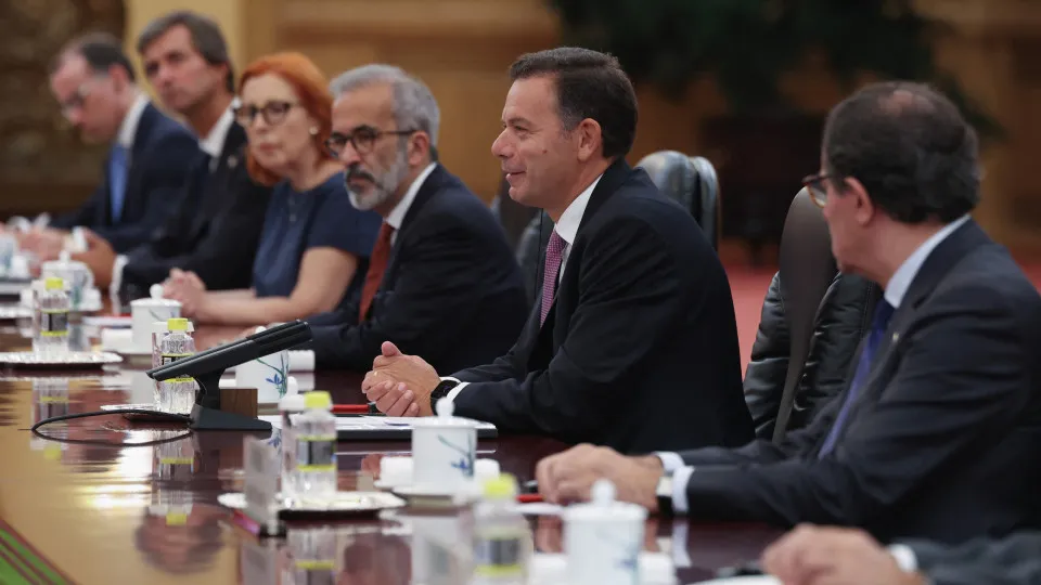 Montenegro pede menos "politiquice" e mais foco na maré positiva do país