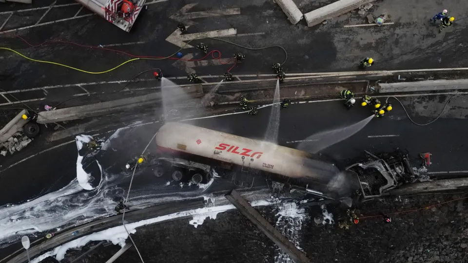 Camião-cisterna explode no México. Três mortos e mais de 70 feridos