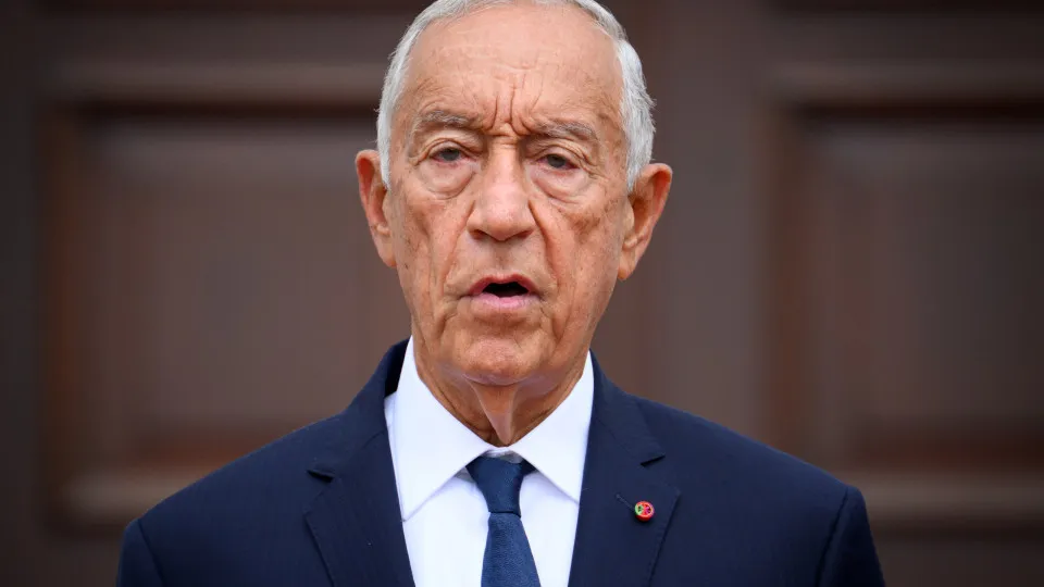 Marcelo compra livro sobre "declínio" de Biden e antevê reunião com Trump