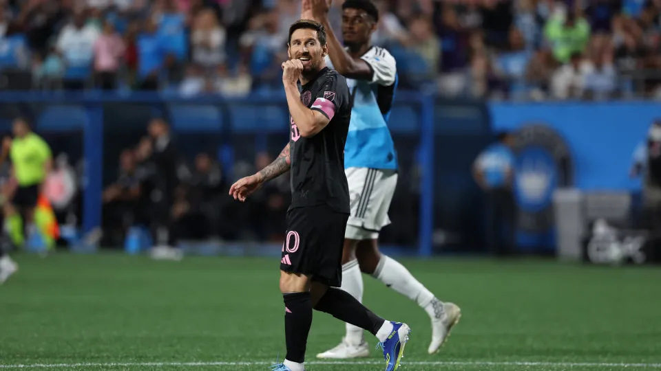 Messi 'borra a pintura' e Inter Miami é humilhado em Charlotte