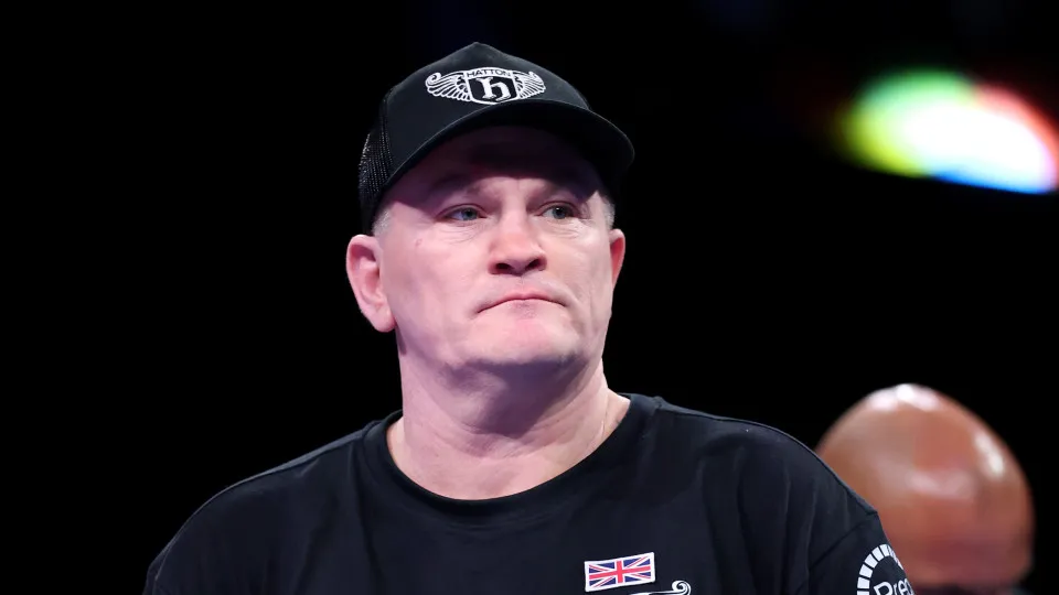 Ricky Hatton, 'lenda' do boxe, encontrado morto em casa aos 46 anos