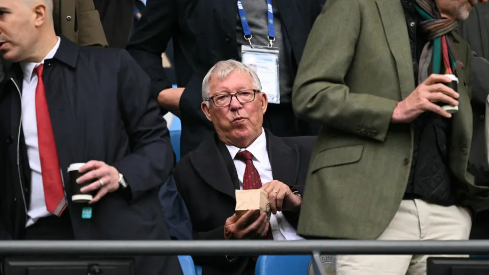 Sir Alex Ferguson hospitalizado antes de vitória do Manchester United sobre o Liverpool que garante Champions — image 2